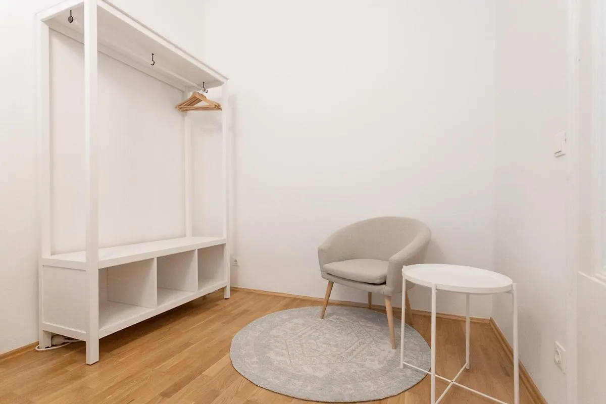 Franz 25 - Typical Viennese Apartment In The Heart Of Vídeň